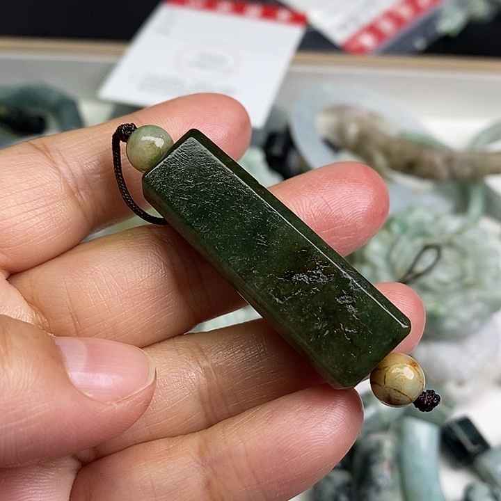 翡翠未镶嵌颈饰天然翡翠45