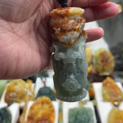 岫玉未镶嵌手把手把件