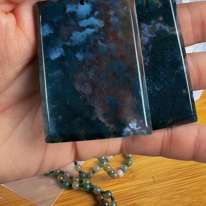 邓***峰玛瑙/玉髓未镶嵌颈饰