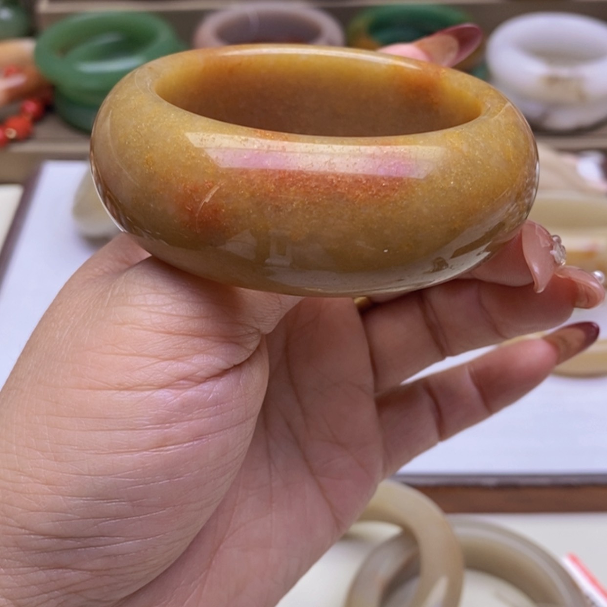 【闪购商品】石英质玉手镯未镶嵌小*