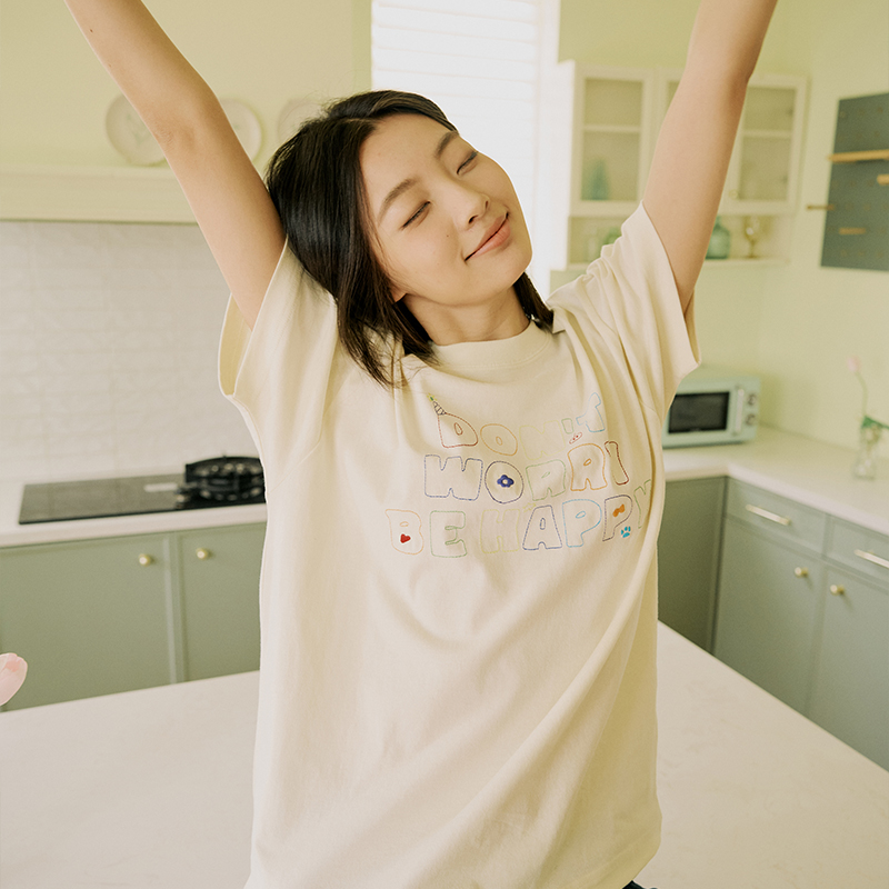 Aveineil刺绣短袖T恤2025年新款哑光彩色刺绣宽松纯棉情侣款T恤