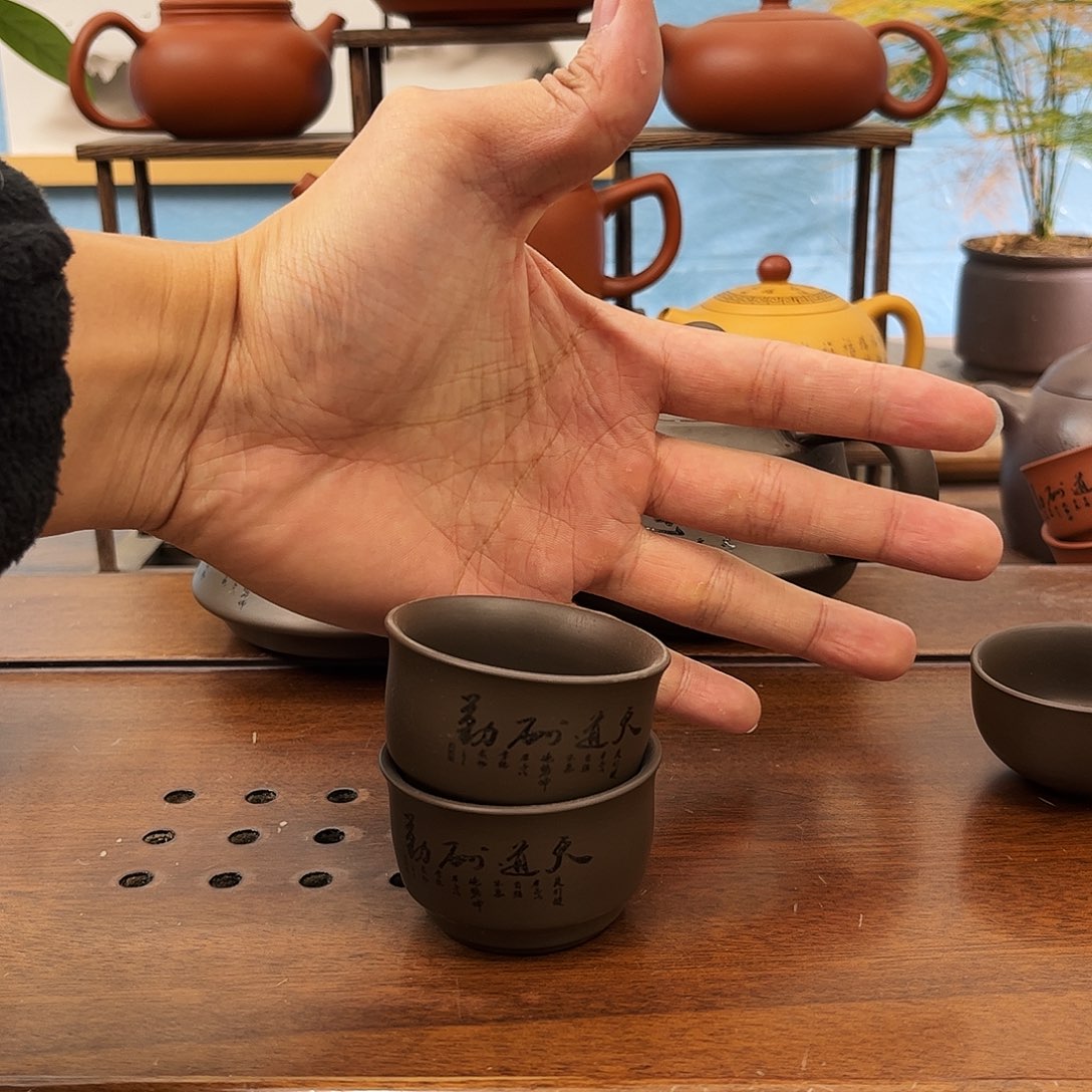 茶杯两个小哥哥的名字叫