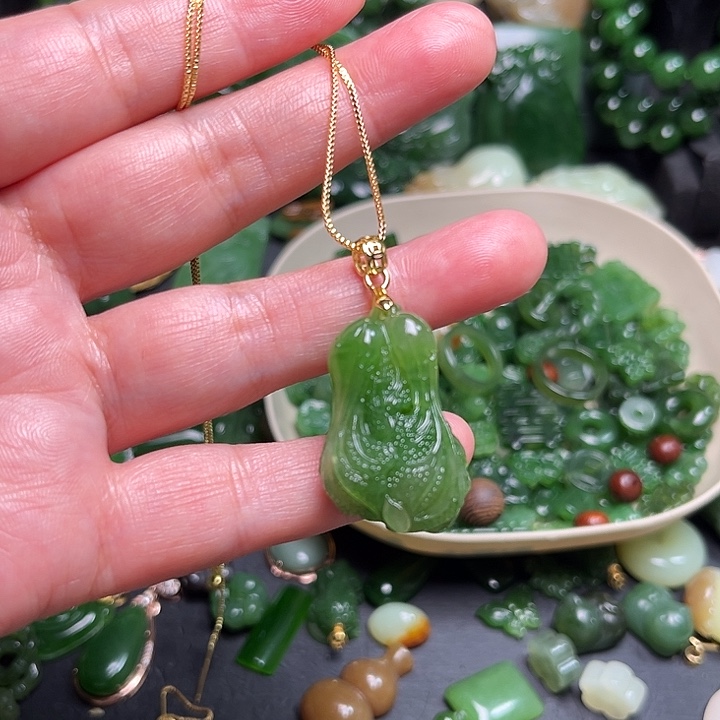 木***木和田玉未镶嵌颈饰