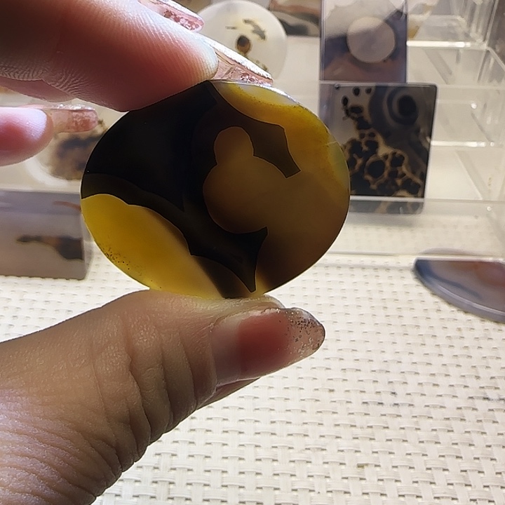 玛瑙/玉髓未镶嵌珠宝奇石