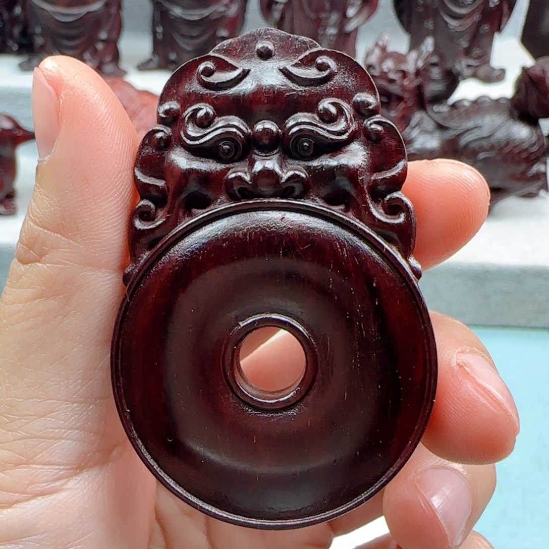 小叶紫檀把件貔貅平安扣