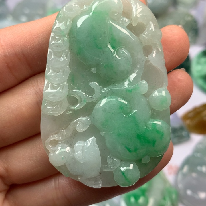 翡翠未镶嵌颈饰翡翠