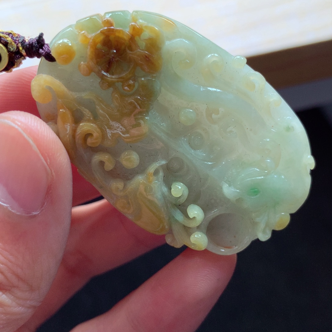 翡翠颈饰未镶嵌吊坠