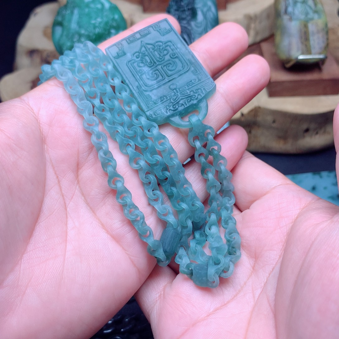 齐***泰定制翡翠未镶嵌翡翠