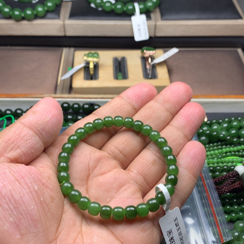 【闪购商品】未镶嵌手串和田玉（碧玉）日**道7mm