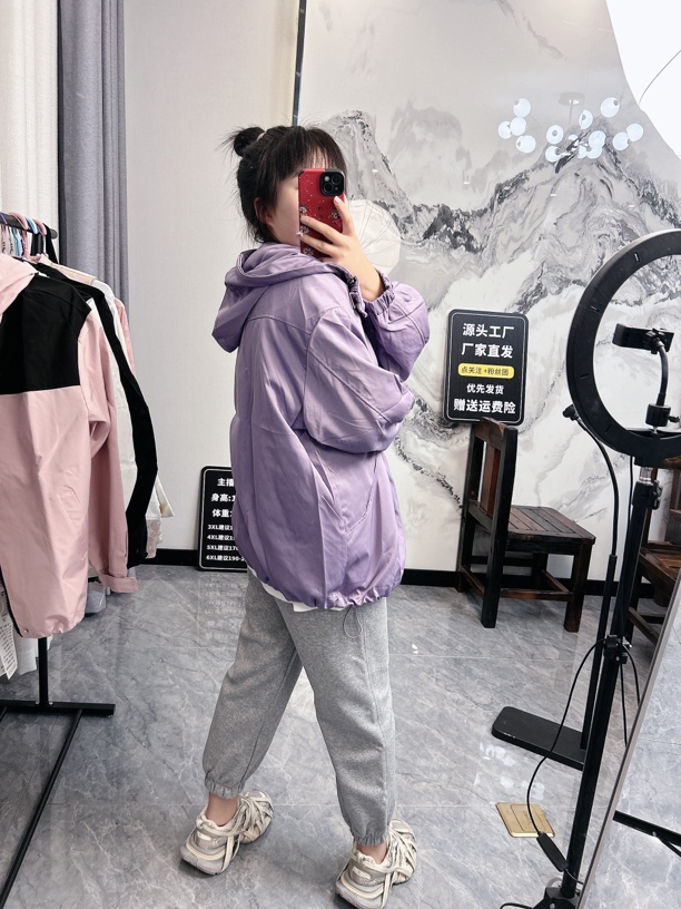 春季新款大码连帽双拉链开衫冲锋衣外套休闲运动风遮肉时尚女装潮