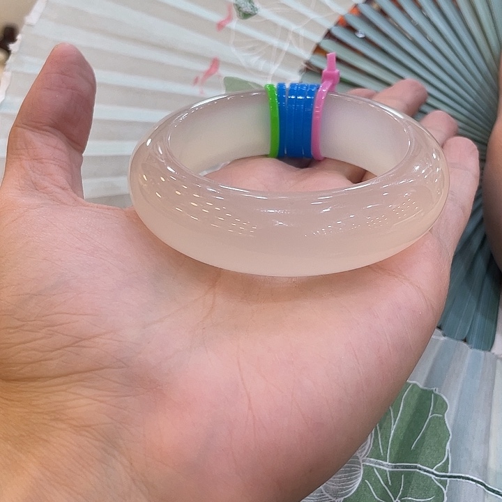 玛瑙/玉髓手镯未镶嵌豪****贵