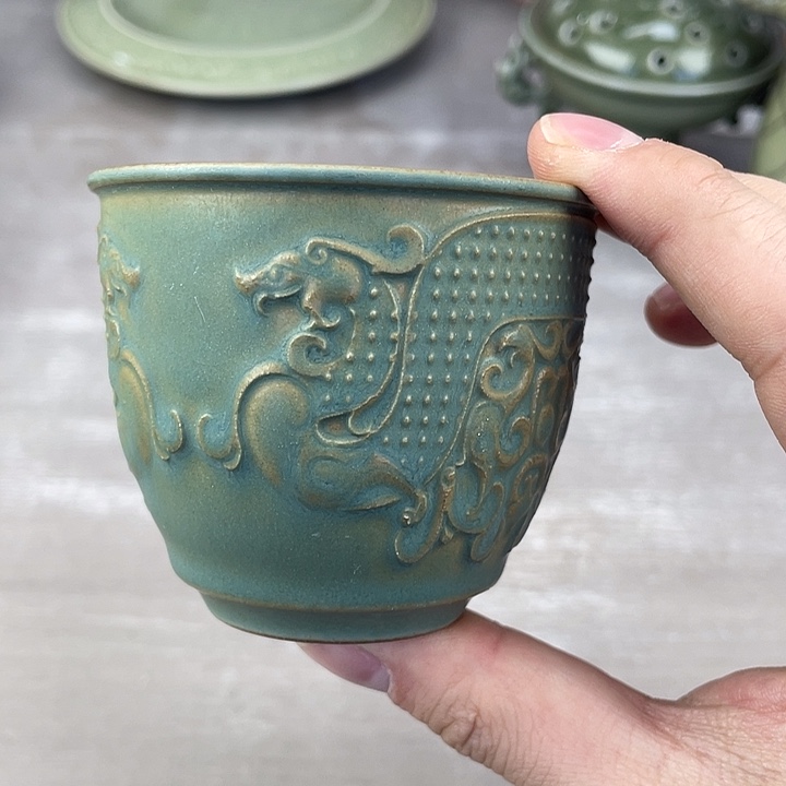龙泉青瓷微微瑕人