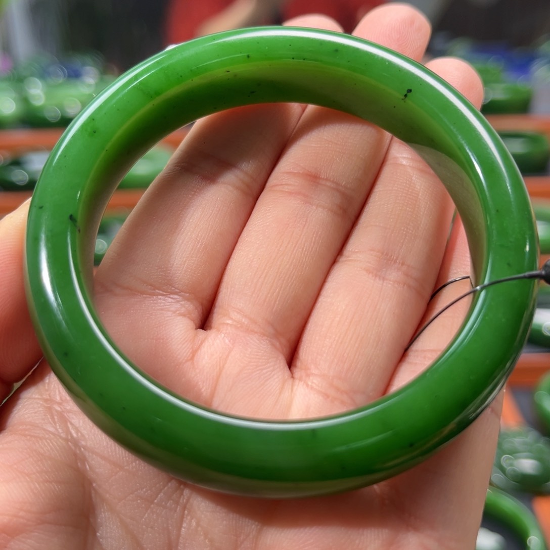 未镶嵌手镯和田玉泡**夏