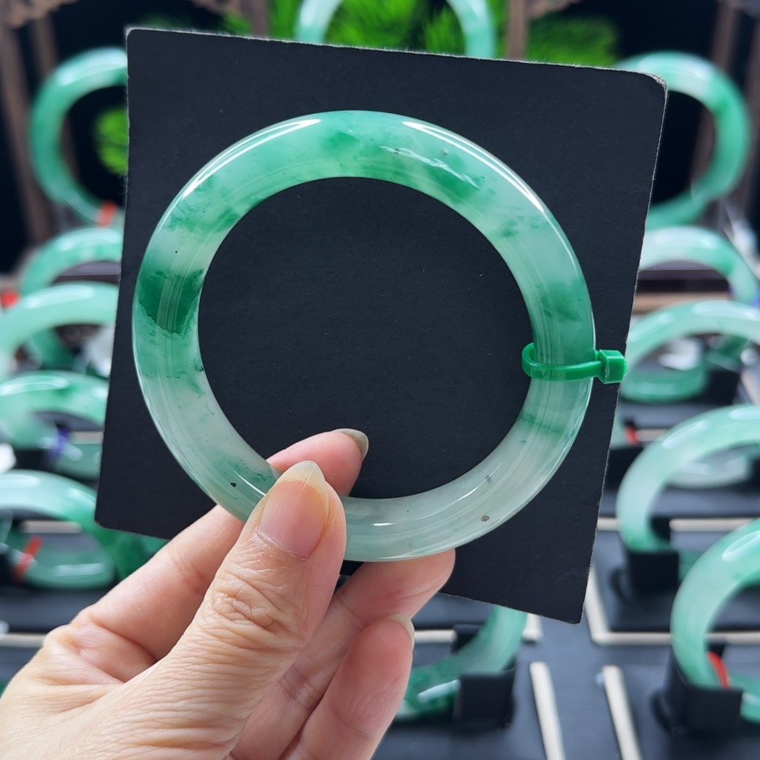 石英质玉手镯未镶嵌中**承