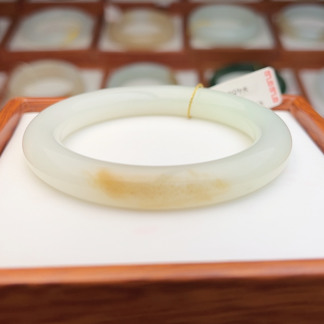 和田玉未镶嵌手镯51