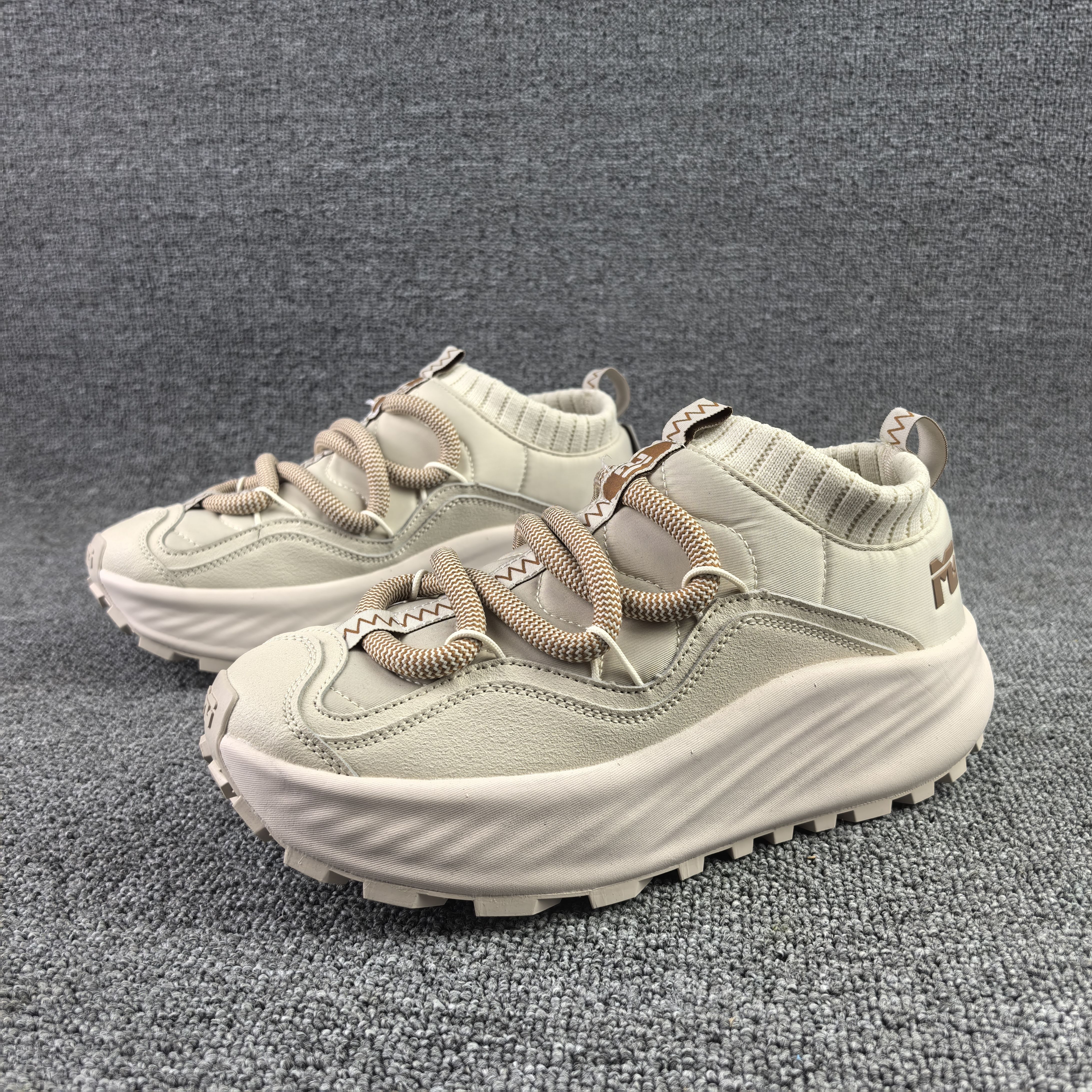 2068冬季加绒保暖户外棉鞋防水防滑情侣雪地鞋抗寒