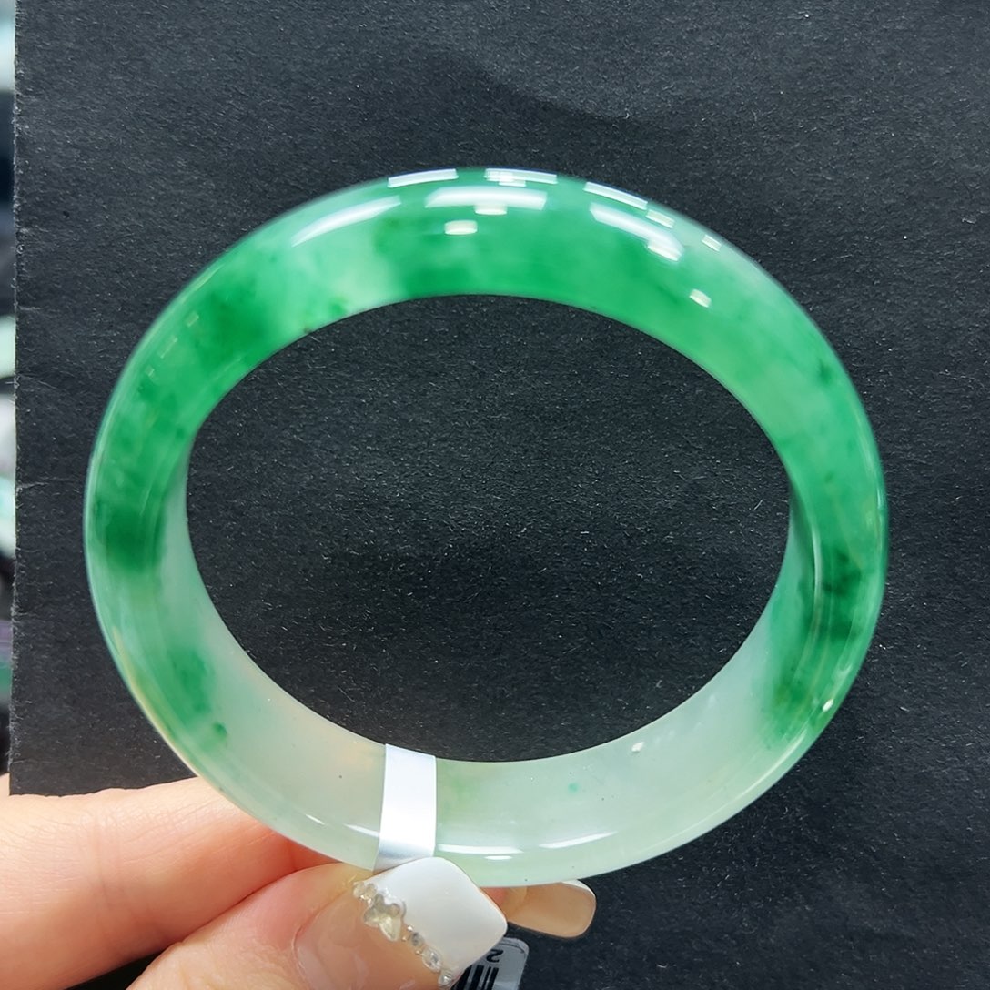 石英质玉（非洲翠）未镶嵌手镯