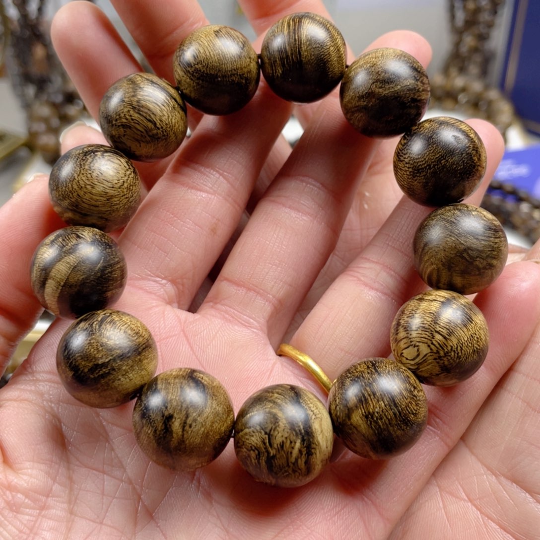 沉香手串木*石越南芽庄老白棋玉化老料满瘤疤虎斑纹1.8