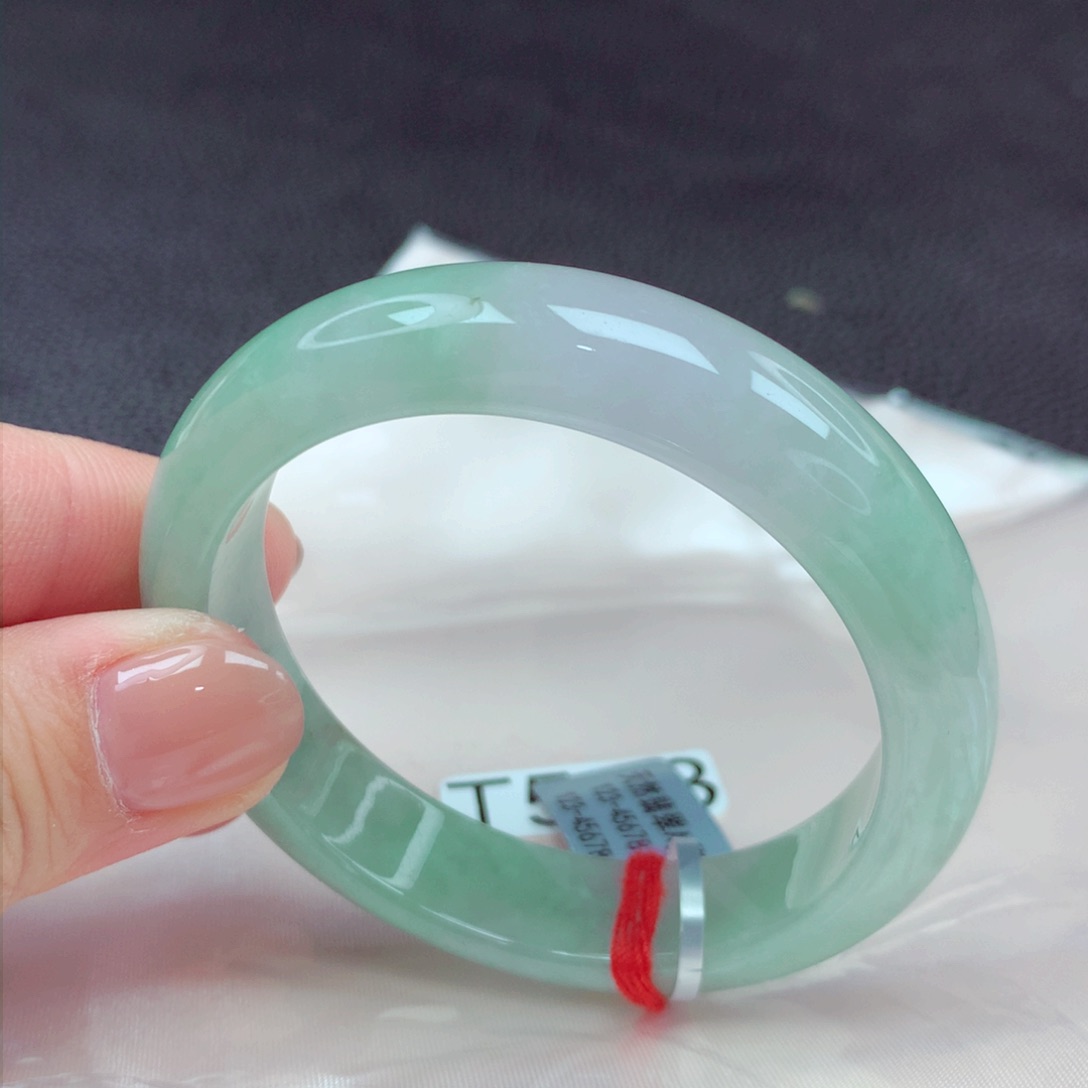 翡翠手镯未镶嵌手镯88