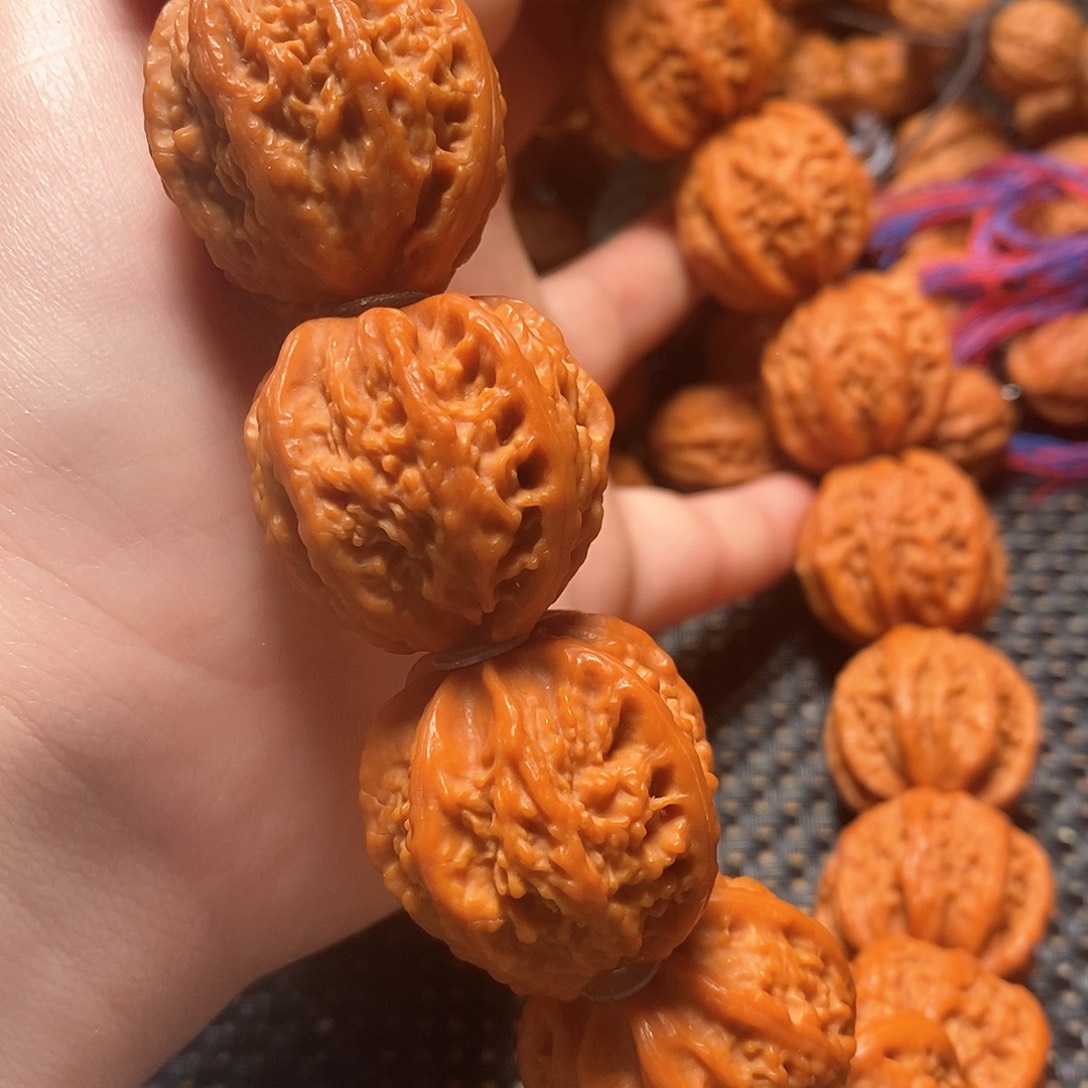 文玩核桃手串八棱麒麟纹手持