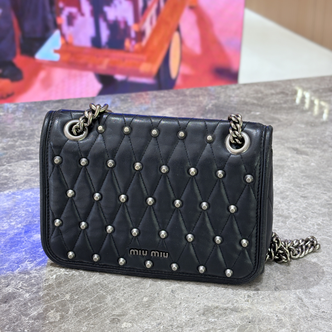 99新 MIU MIU/缪缪 MIU MIU 黑色链条包18399001