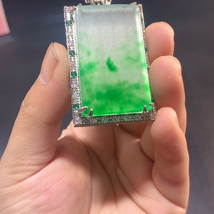 翡翠耳坠未镶嵌价格