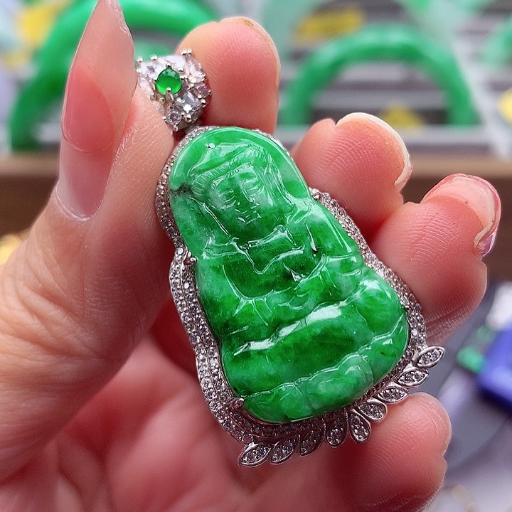 翡翠颈饰银S925镶嵌翡翠