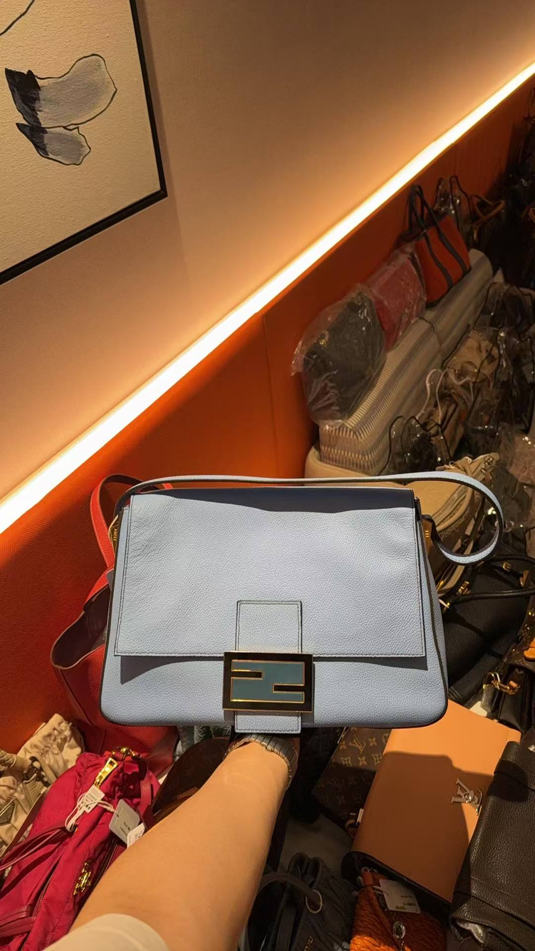 95新 FENDI/芬迪 蓝色单肩包/云海包展放大漏