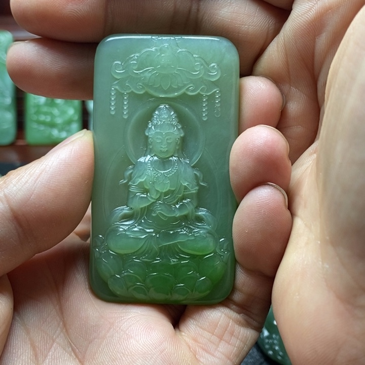 和田玉（碧玉）未镶嵌挂件与**舞