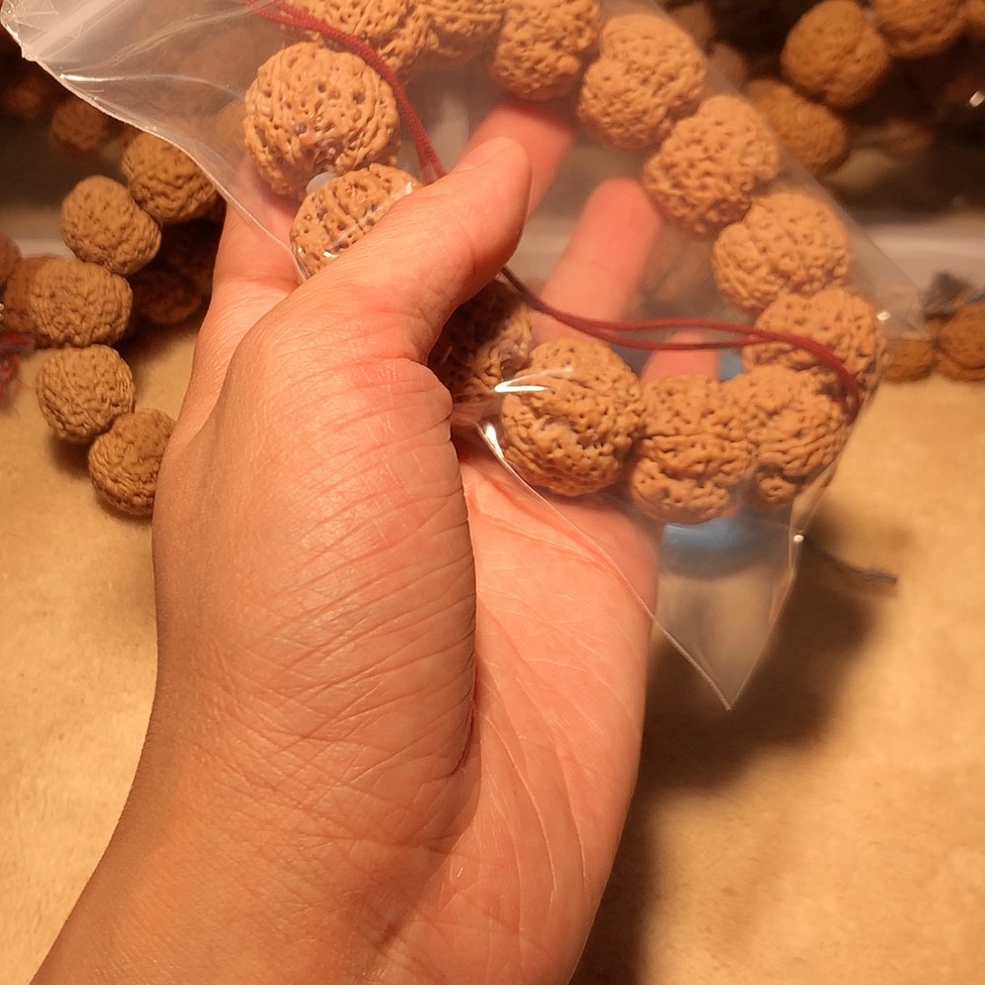 金刚菩提手串阿**玛18。      