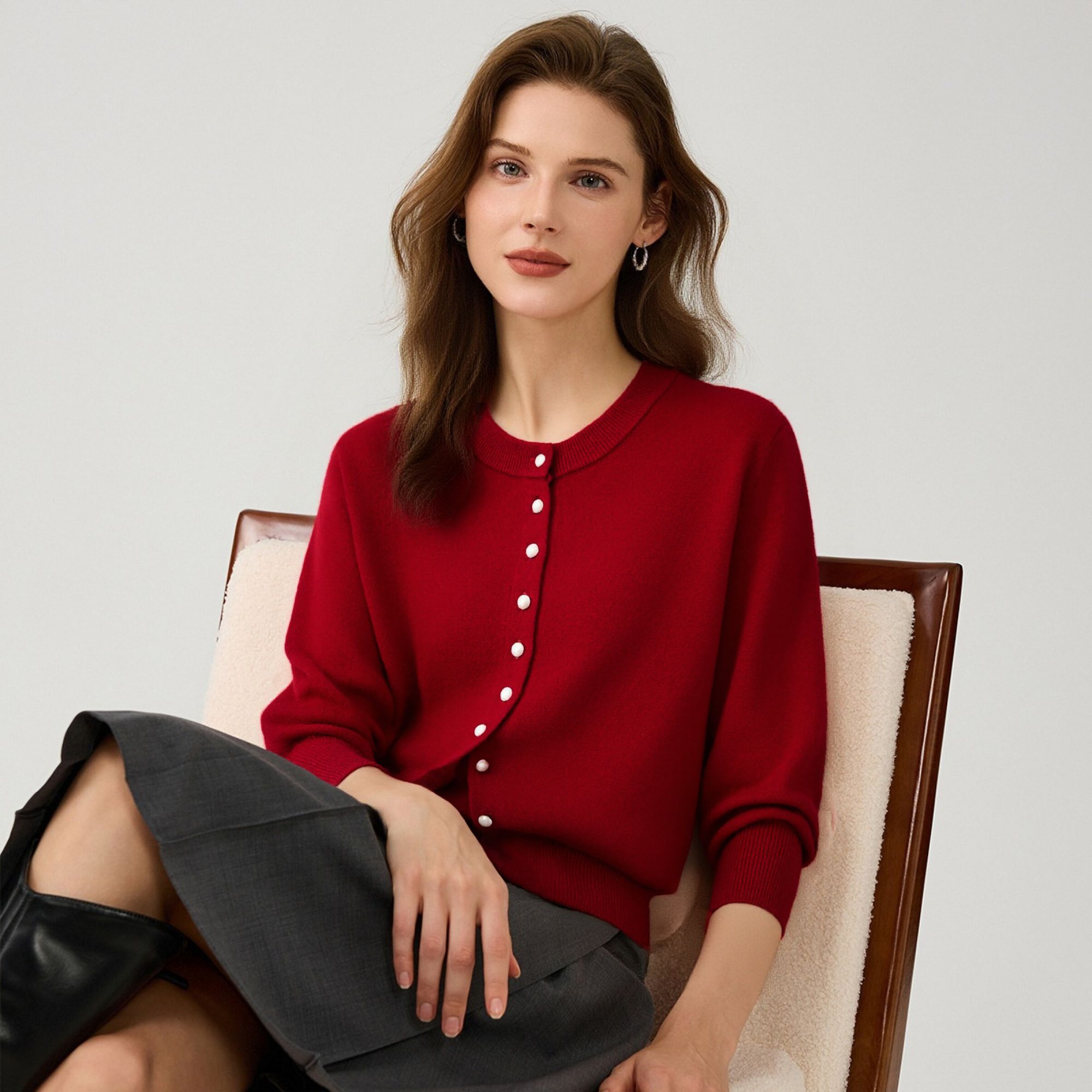 【100%绵羊毛】简约净版秋冬款圆领单排扣保暖内搭女羊毛衫 8285