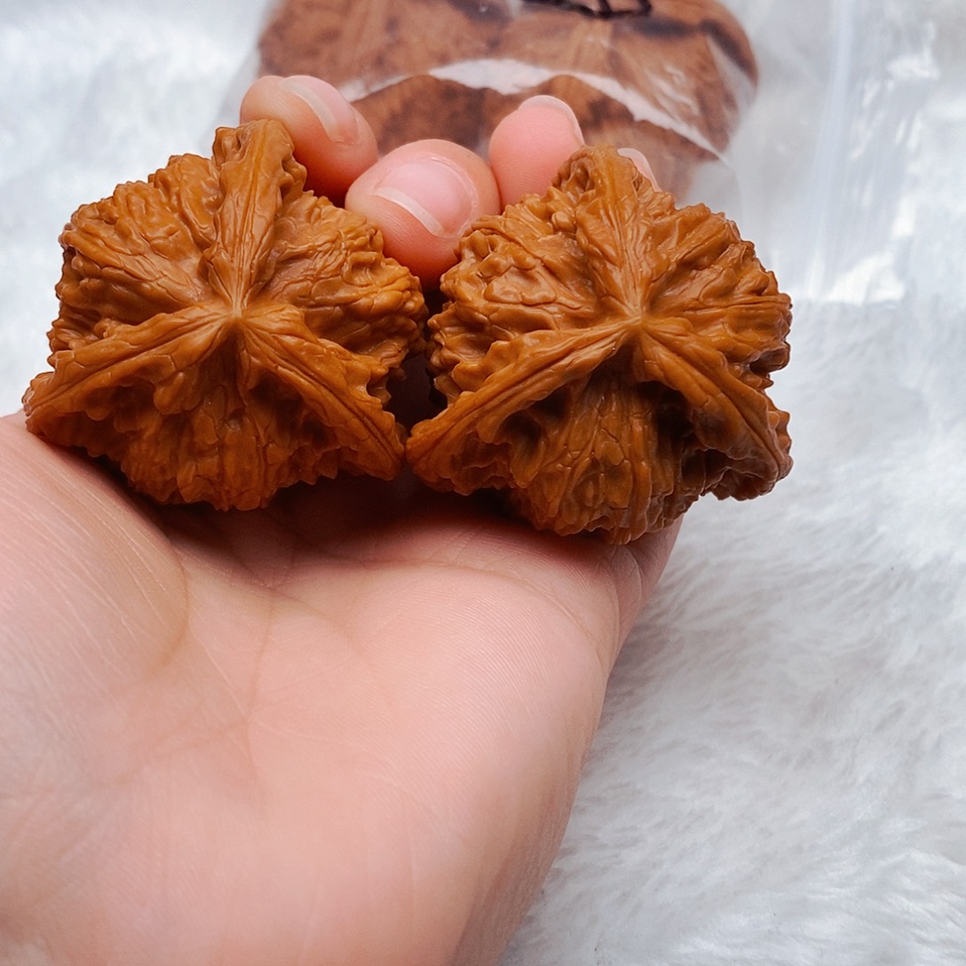 风***学文玩核桃吊坠三棱