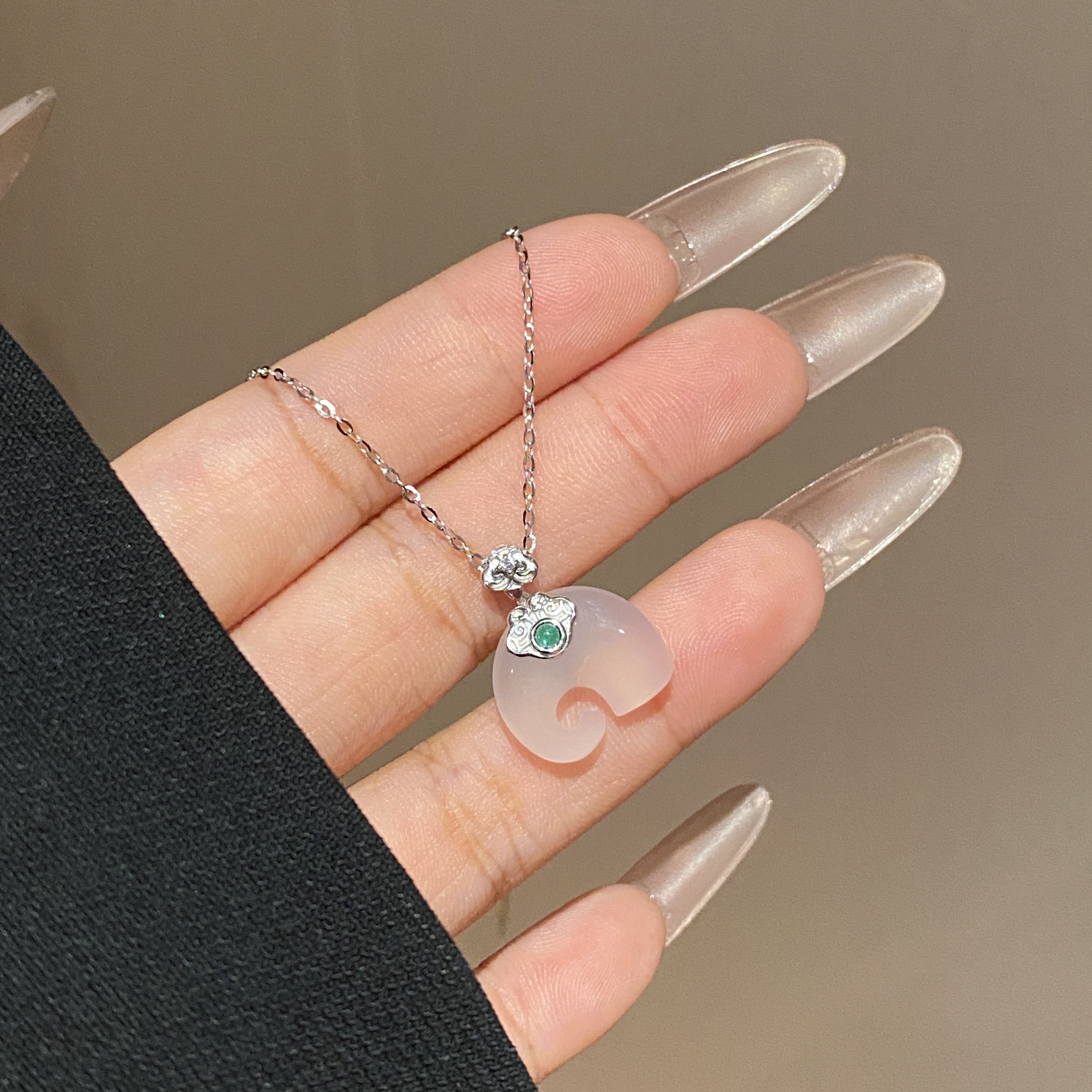 吉象项链清透设计温柔气质百搭A2909