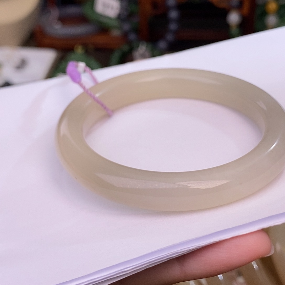 和田玉54.2 熟藕粉脂膏级老料浓色手镯未镶嵌