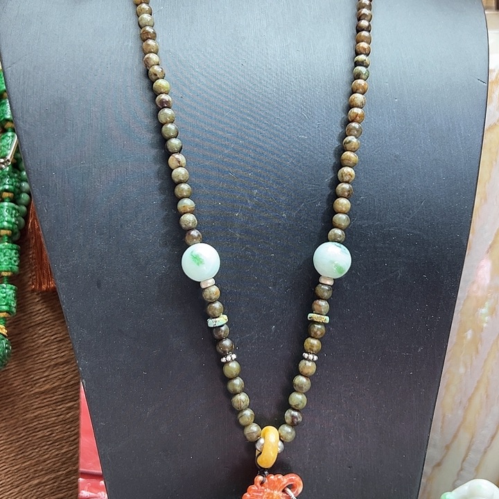 翡翠颈饰银S925镶嵌翡翠吊坠