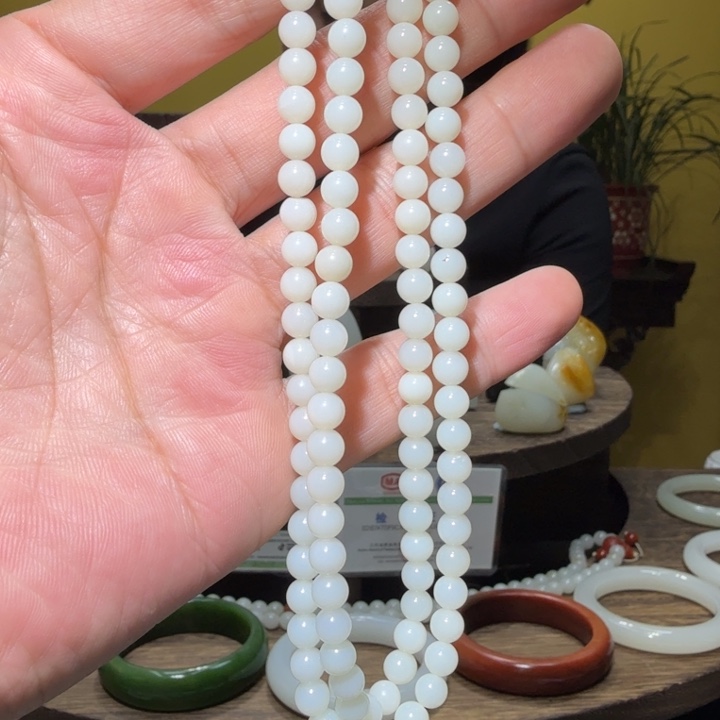 颈饰未镶嵌和田玉