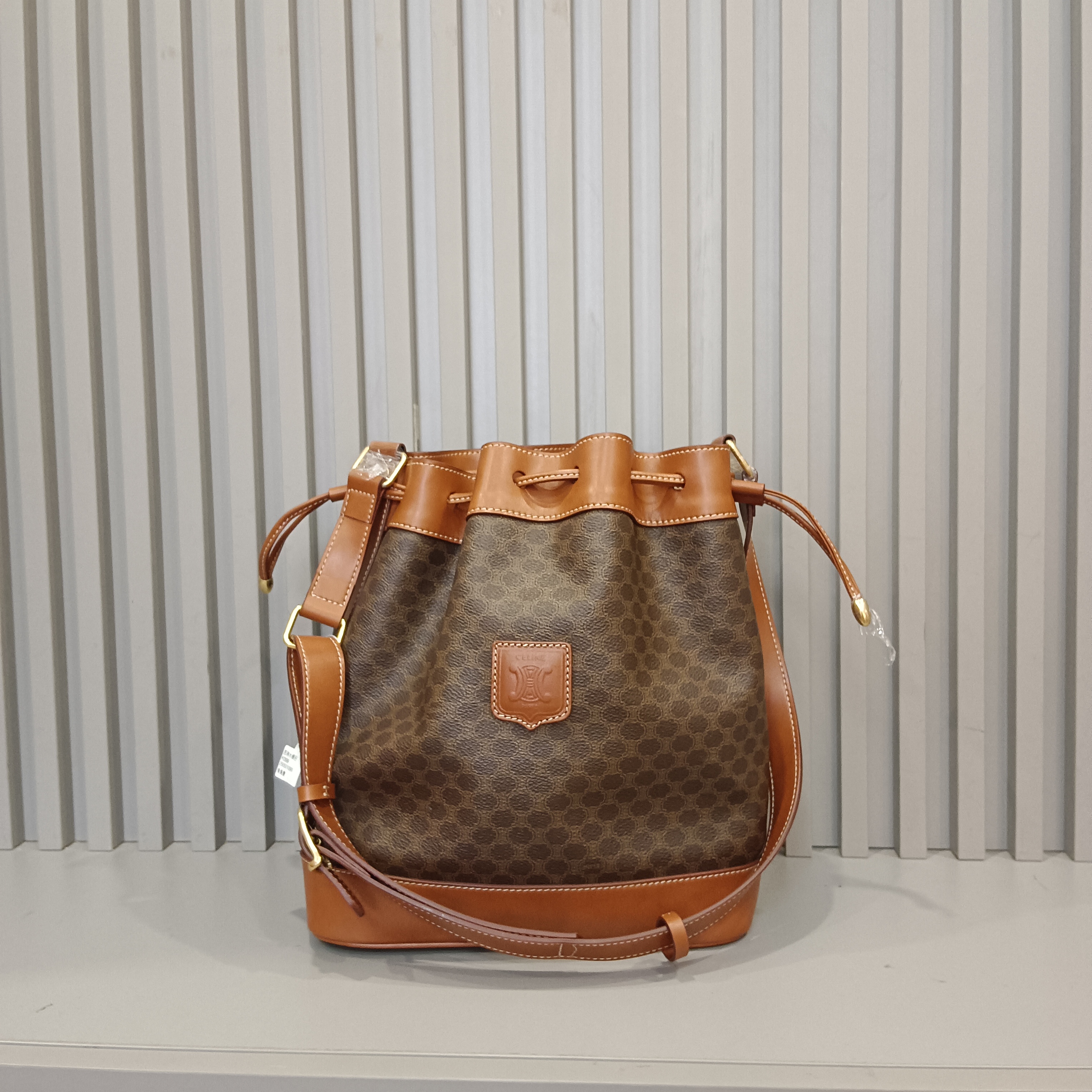95新 Celine/思琳 兔兔奢G/思琳水桶包/21090