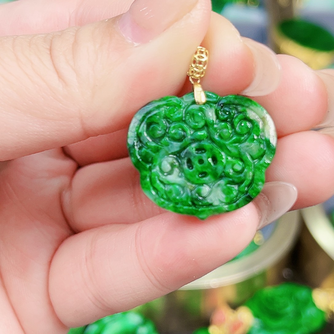 翡翠颈饰18K金镶嵌吊坠