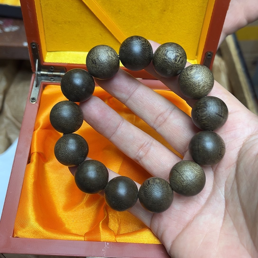 大叶紫檀（黑酸枝木类）