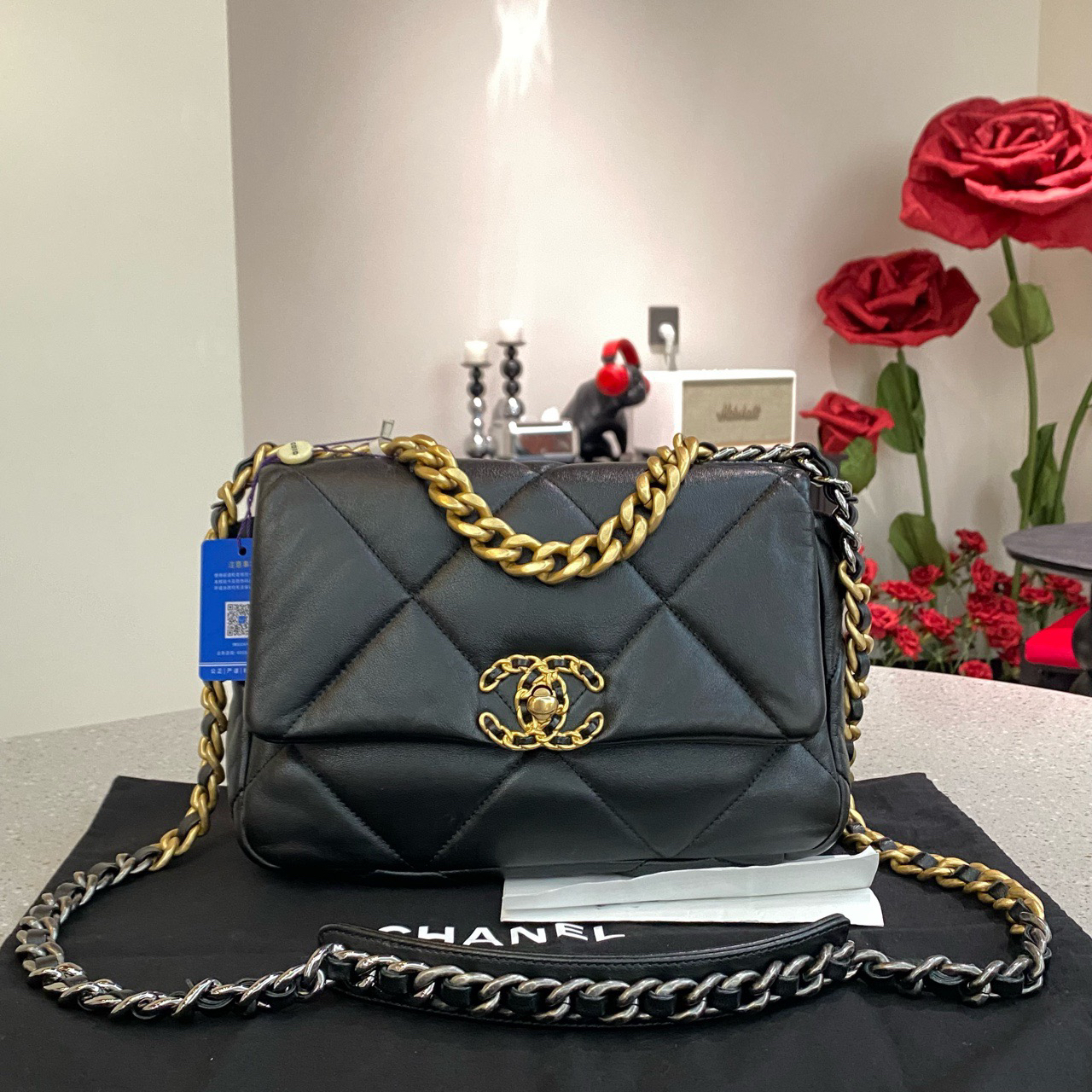 99新 Chanel/香奈儿 黑金19bag小号斜挎包/芯片