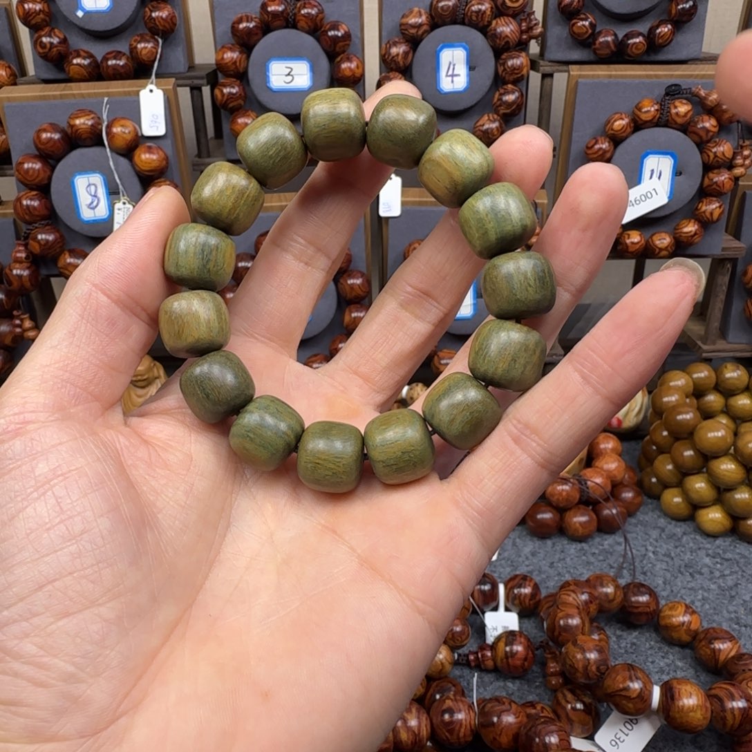 手串/手链维腊木（绿檀）