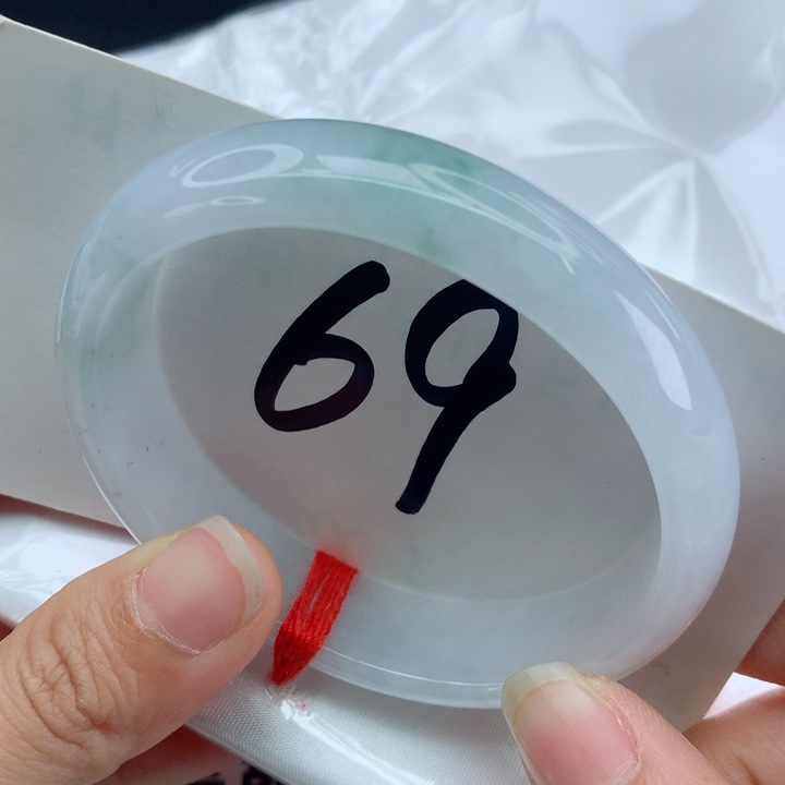 翡翠手镯（贵妃镯）未镶嵌高货微瑕