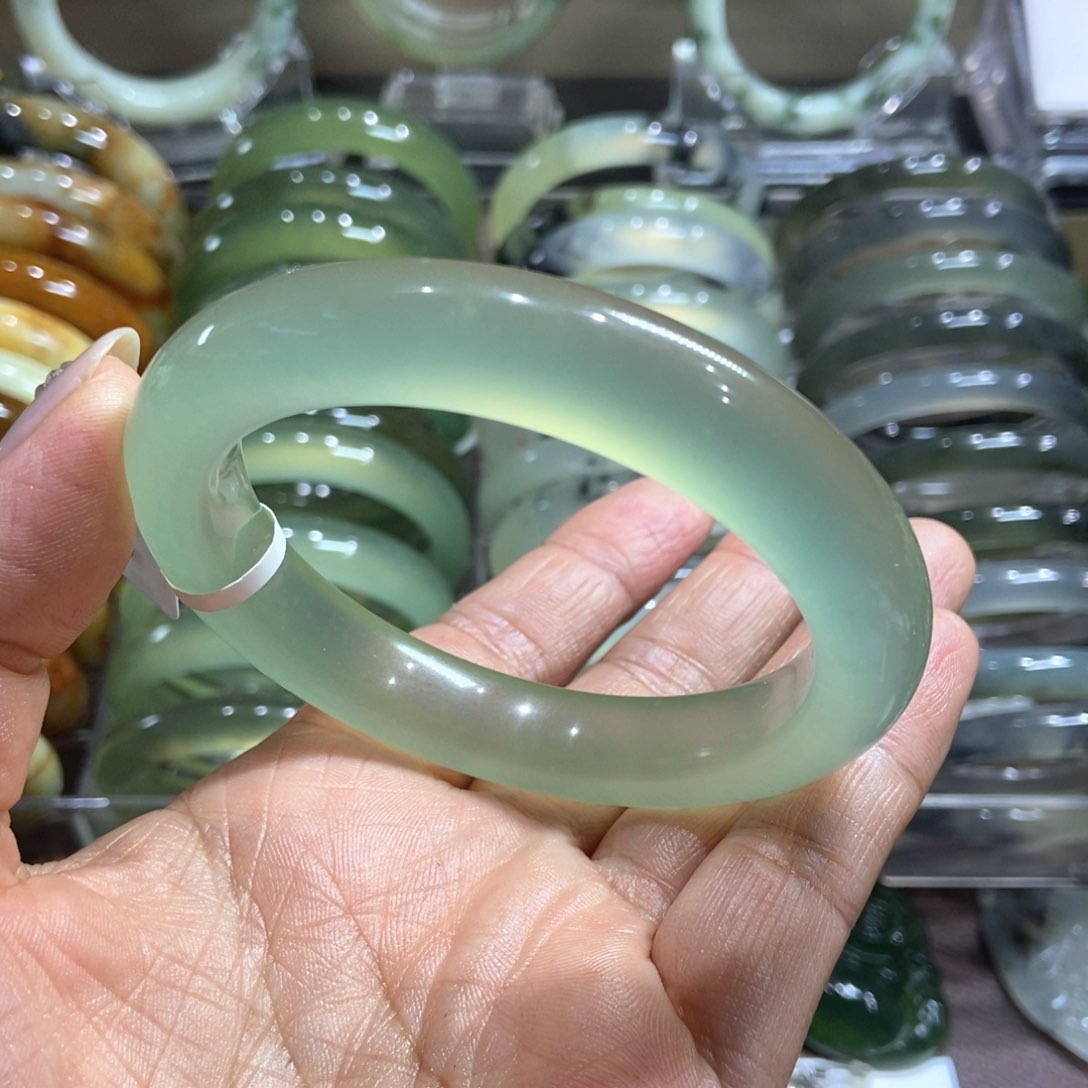 蛇纹石玉未镶嵌手镯60