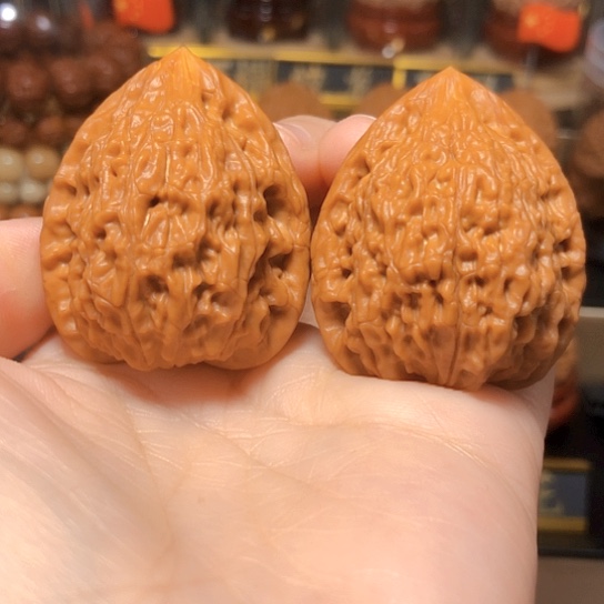 精品蛇王：一抹红