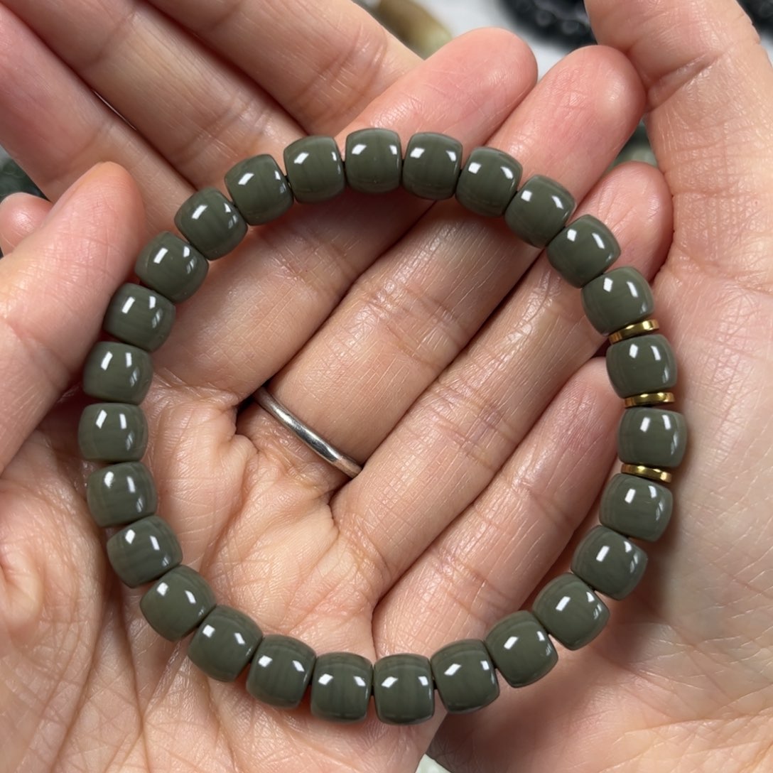 和田玉手链未镶嵌卡8直切