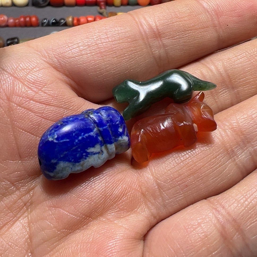 蔷****玻璃颈饰567977876767877