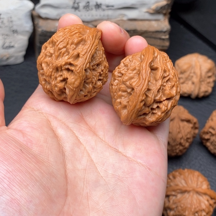 文玩核桃吊坠尺寸37虎头蛇