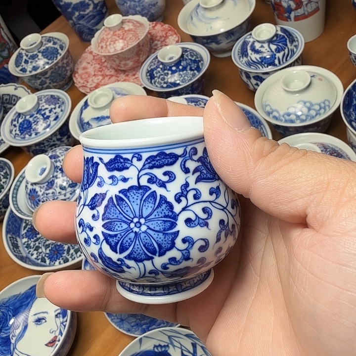 手绘缠枝莲点工福利款