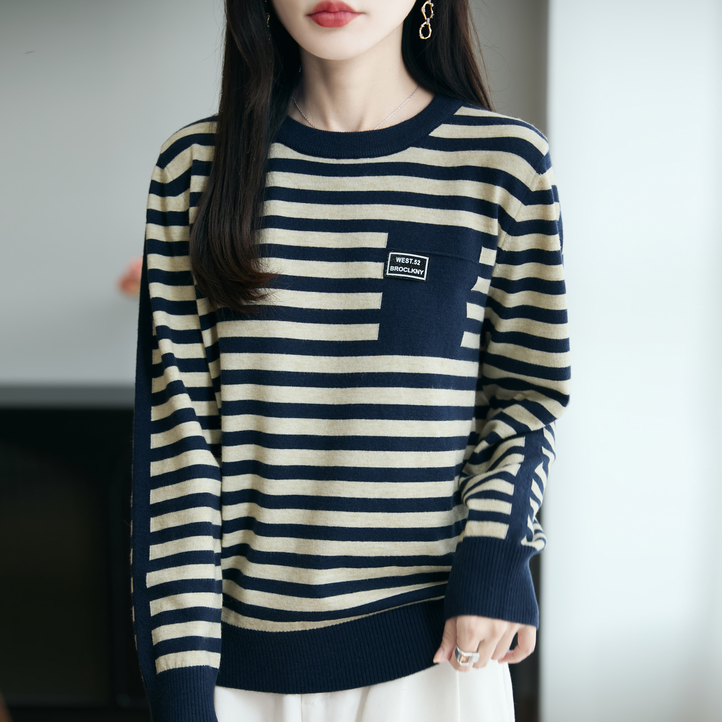 【软糯亲肤】秋季新款精纺条纹针织衫女宽松百搭时尚撞色圆领毛衣