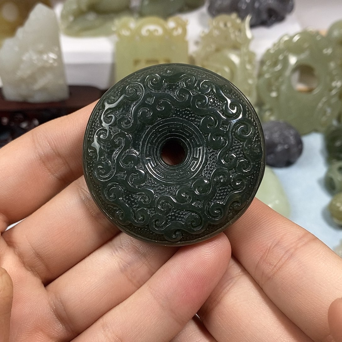 和田玉未镶嵌挂件